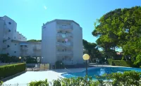 Lignano Riviera apartment with pool access