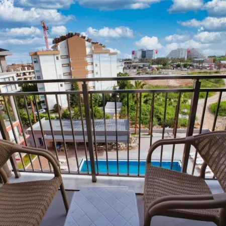 Laristone Suite Spa Hotel Отели рядом с достопримечательностью «Пляж Кадрие»