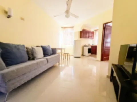 Costambar Ocean Breeze - Beachfront Apartment with Pool  호텔