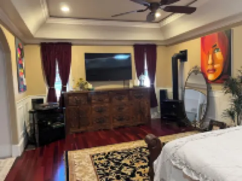 Beautiful Custom Home on 3 Acre Inground BBQ  .Wedding Venue Options DM me