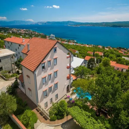 Apartments Djusi