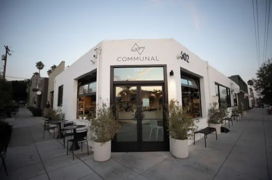 King Suite Steps to Oceanside Beach W/ Private Patio & Grill + Free Parking