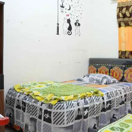 Zaky Guest House (ZK1)