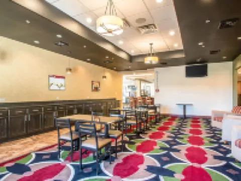 Clarion Inn Elmhurst - Oak Brook Near I-88 I-290 I-294 Hotels in Elmhurst