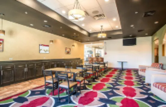 クラリオン イン エルムハースト - オーク ブルック ニア I-88、I-290、I-294