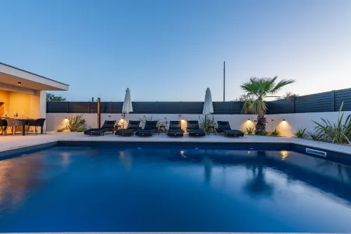 Villa Niksun - 4-Star