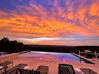 Hilltop Lux Haus with InfinityPool-Hottub-PoolTable - 5 stjerner
