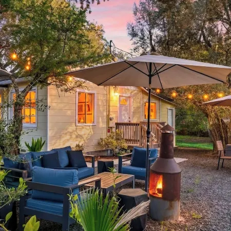 Grapevine Cottage by AvantStay