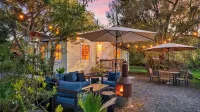 Grapevine Cottage by AvantStay