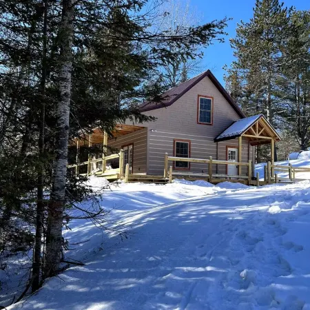 Riverfront Cabin: The Cozy Southern Brook Trout Lodge