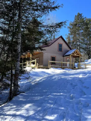 Riverfront Cabin: The Cozy Southern Brook Trout Lodge