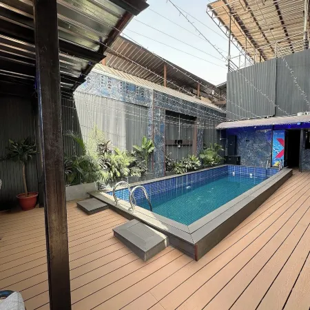 Lia's Court Apartments