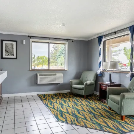 Super Inn by OYO Lansing MI