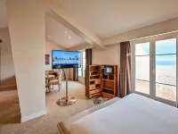 Grand Hotel Des Sablettes Plage, Curio Collection By Hilton Hotels in Var