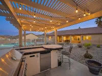 Casa Selecta - Pool, Hot Tub & Desert Skies 4 Bedroom Home Hotels in Yucca Valley