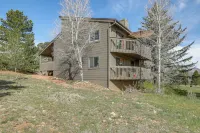 Walk to Golf and Trails! Aspen House in Flagstaff