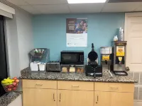 Super 8 by Wyndham Austin Downtown/Capitol Area - breakfast