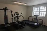Super 8 by Wyndham Iron Mountain - Gym