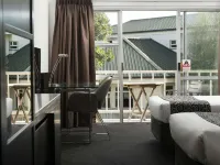 Mercure Tauranga - parking