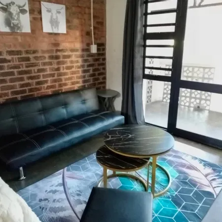Home in Maboneng 364 Отели рядом с достопримечательностью «Здание Карлтон-центр»