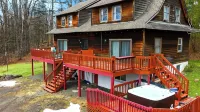 Catskill Chalet by Avantstay Sleeps 18 Hot Tub + Firepit + Media Room Mins to Hunter Mtn