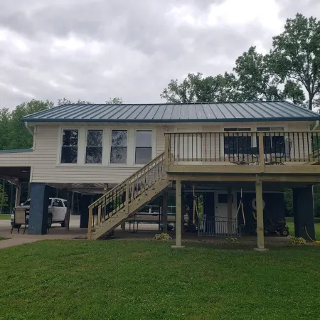 Osage River Get-Away, kayaks included! Relaxing with a beautiful view