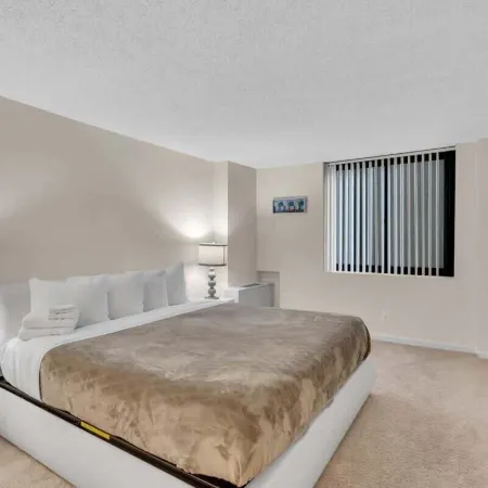 Arlington 2Br/2ba Apartment in Crystal City 2 Bedroom Apts by RedAwning
