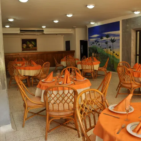 Hotel Axis Inn by Geh Suites