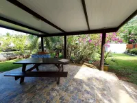 Charming 1BR Guesthouse in Beautiful Moorea فنادق في موريا