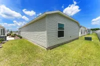 561l Stunning Home, Pool Access, Garage Parking!