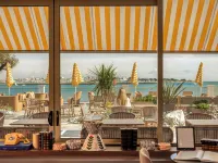 Hôtel les Brises - Beach