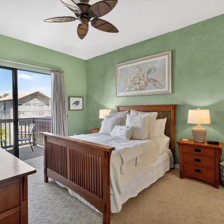 Coastal Lakehouse Condo on Siesta Key Public Beach