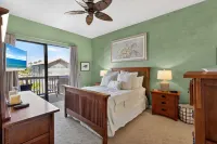 Coastal Lakehouse Condo on Siesta Key Public Beach