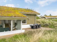 "Fanney" - 100m from the Sea