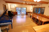 Guest House Chaconne Karuizawa - breakfast
