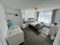 Modern 3-bed Hideaway Near Westgate With Parking - Homestays