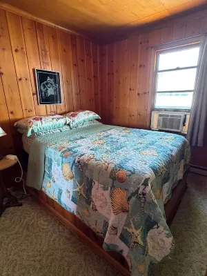 Diamond Lake Island Cabin