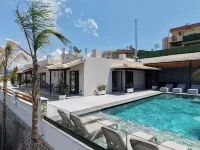 Luxury Villa Oasis - Beach