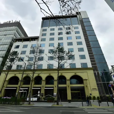 Lake  Hotel Hotels near Songpa Station