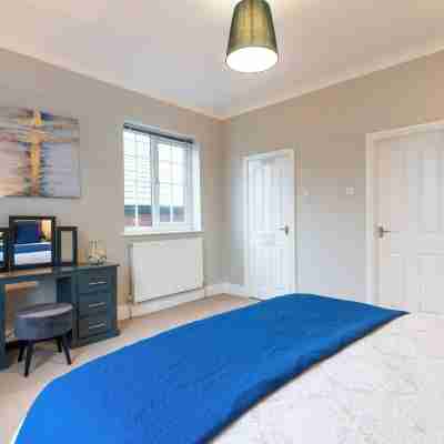 Modern Living 2 Bedroom Apartment South Wilmslow Rooms