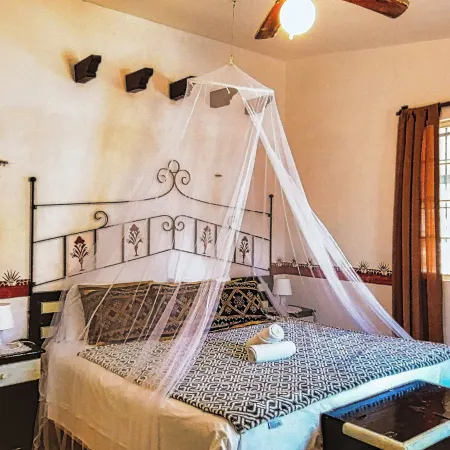 Hacienda Antigua Villa, 50m from Sandy Beach