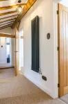 Stunning 4 Bed Sleeps 8 Cottage Parking - balcony