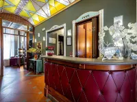 Grand Panama Hotel Firenze Hotels near أونيسانتي