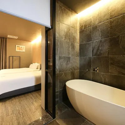 Day Nice Hotel Hotels near Jeonju Historical Museum