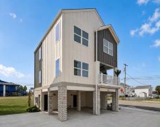 Beachwalk Club Steps to Beach Sleeps 16 Pets