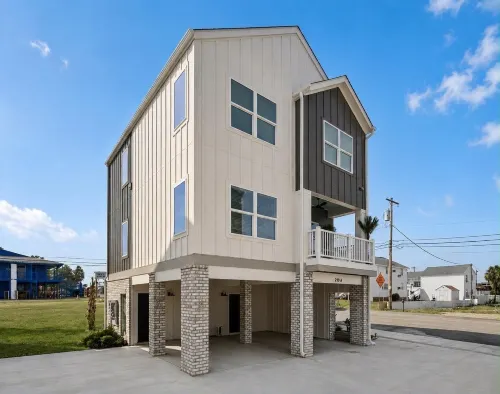 Beachwalk Club Steps to Beach Sleeps 16 Pets - Bungalows