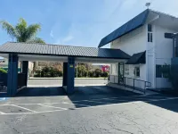 Travelodge by Wyndham Fresno Convention Center Area - Motels