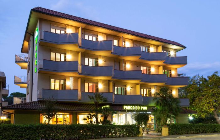 Hotel Parco dei Pini - 100mt Dal Mare