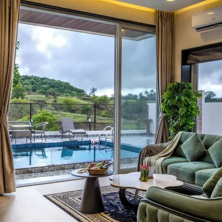 ELIVAAS RK Villa 4BHK Hideaway with Pool