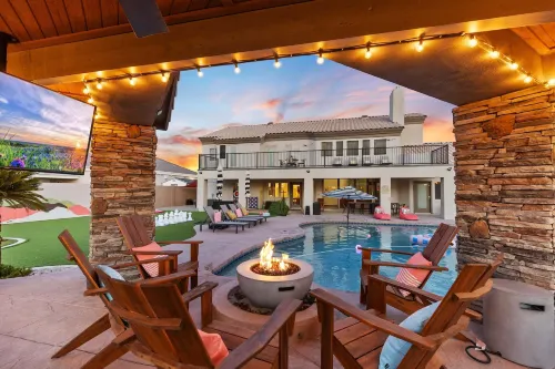 Luxury 6BR Retreat - Pool BBQ Theater and Games - 방갈로